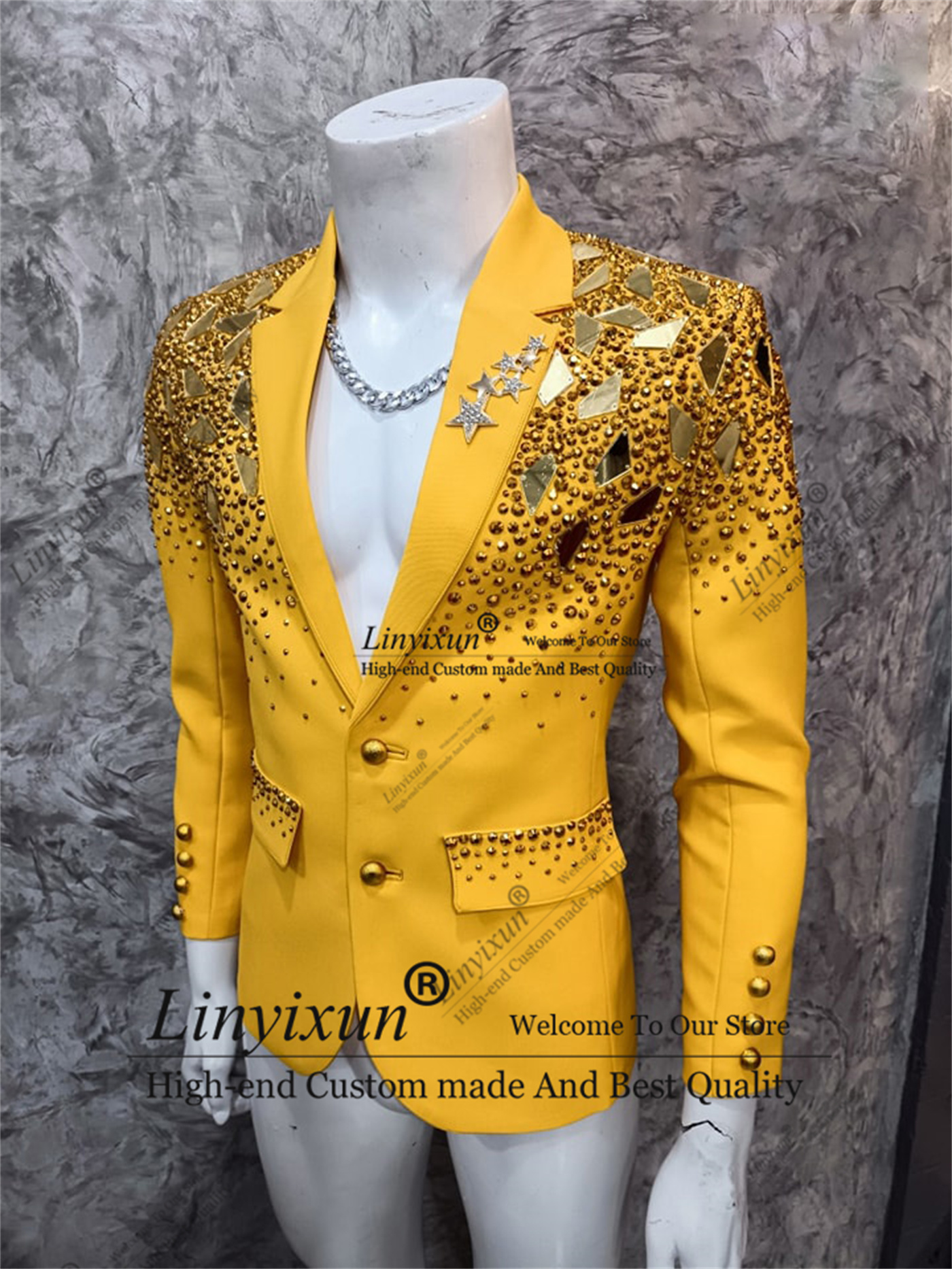 Sparkly Mirror Finish Men Suit - Men'S Grooming Mirror のレビューと価格
